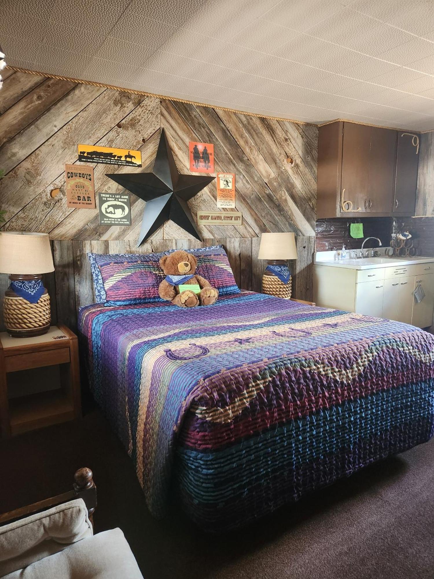 Cowboy Country Inn เอสคาลานเท ห้อง รูปภาพ