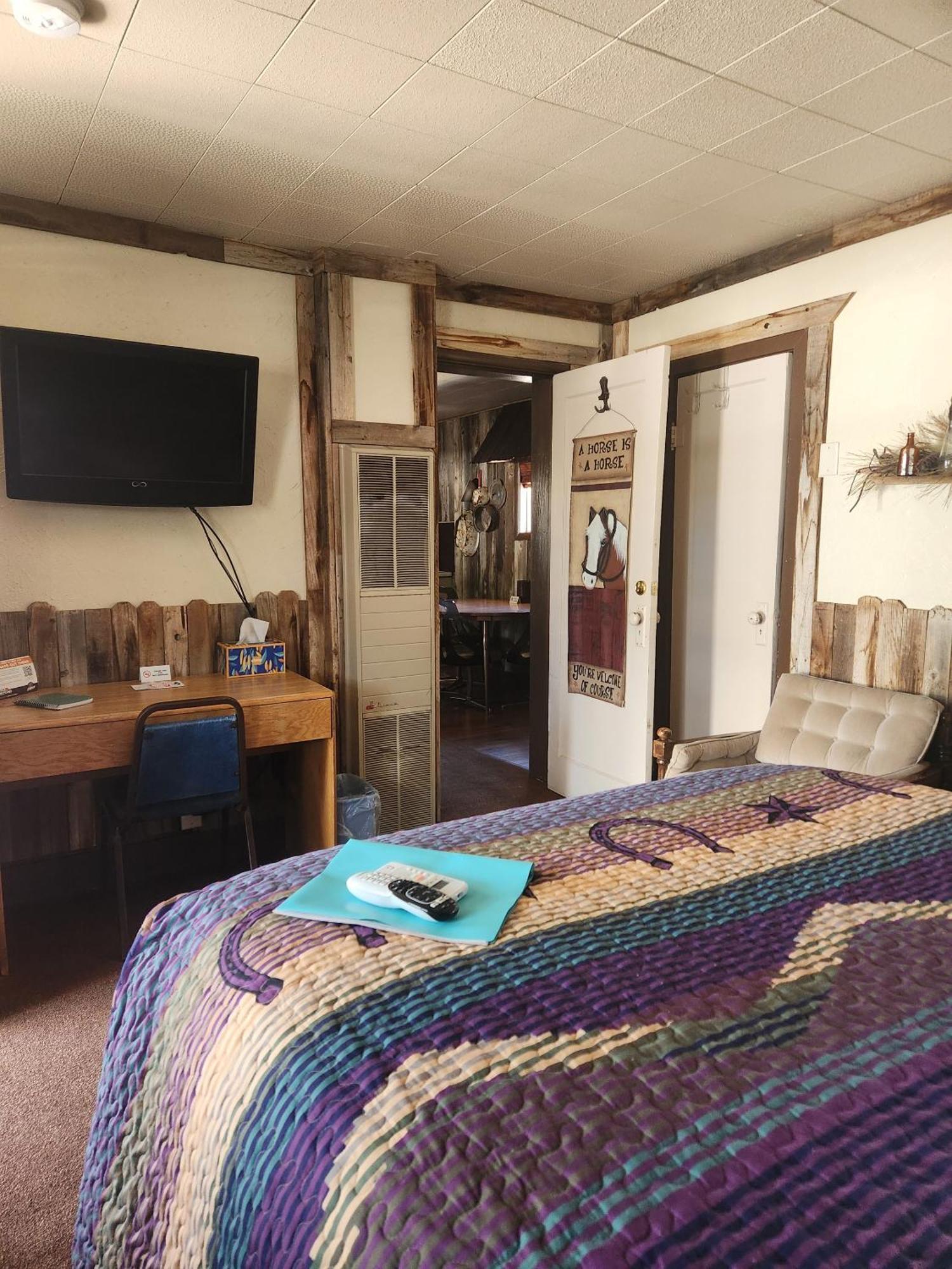 Cowboy Country Inn เอสคาลานเท ห้อง รูปภาพ