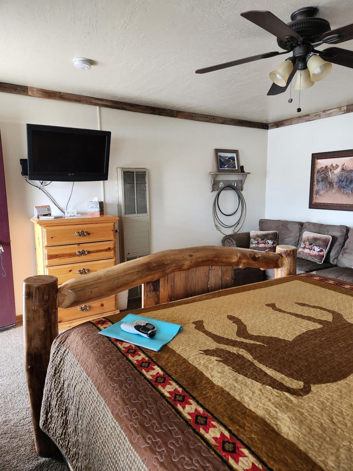 Cowboy Country Inn เอสคาลานเท ภายนอก รูปภาพ