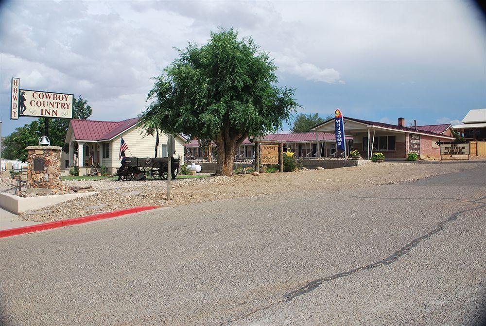 Cowboy Country Inn เอสคาลานเท ภายนอก รูปภาพ