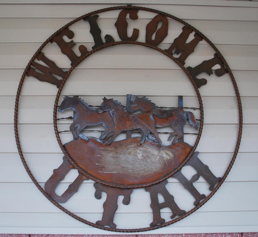 Cowboy Country Inn เอสคาลานเท ภายนอก รูปภาพ